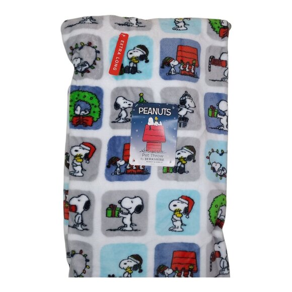 Peanuts Snoopy Cartoon Plush Pet Throw Blanket 60" X 70" By Berkshire Christmas - Picture 1 of 11
